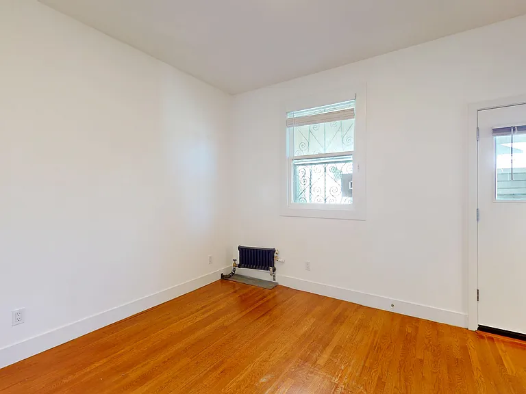 1433 Clay St #15 — Photo 10