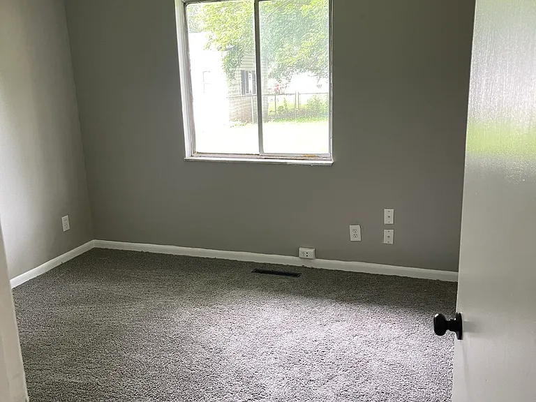 1843 Fleming Rd #1 — Photo 8