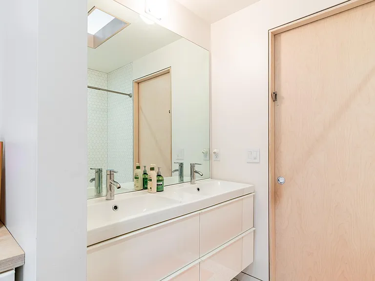 Jack
Jill bathroom