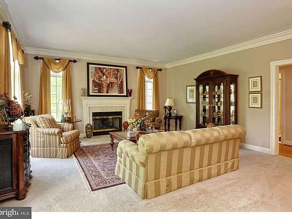 2nd image of 206 Wynleigh Dr W