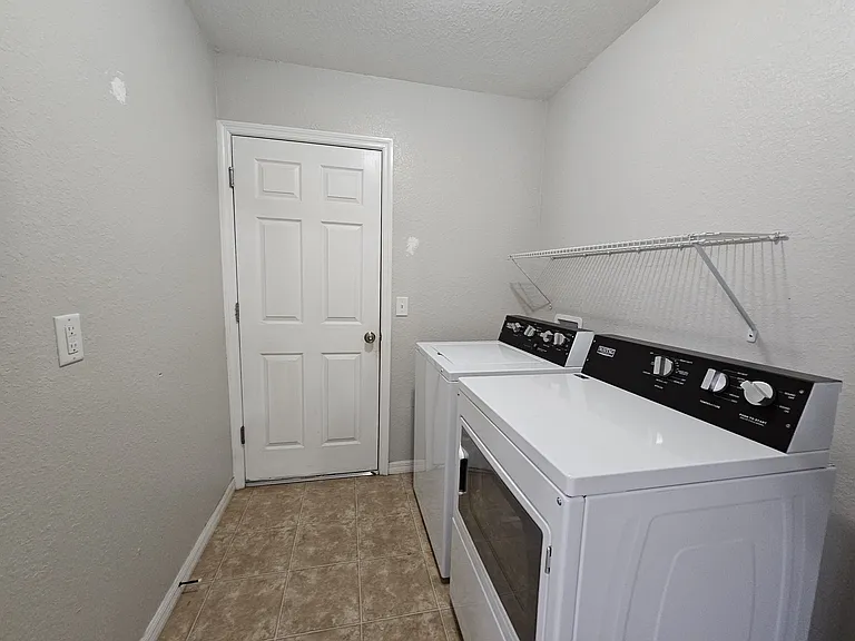 7 Willow Run — Photo 14