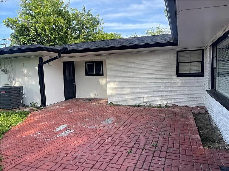 9602 Val Verde St — Photo 33