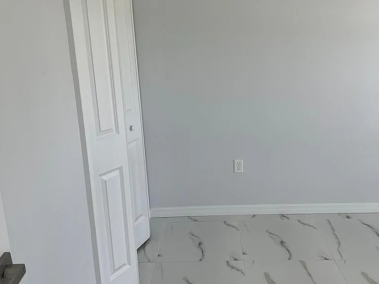 713 Lincoln Rd NE — Photo 13