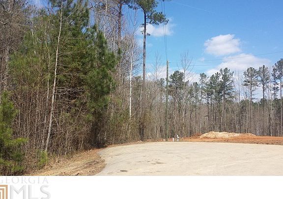 land/lot to left in picture