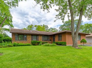 542 Ridge Ave, Elk Grove Village, IL 60007