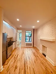 Rented by Metropolis Real Estate of Manhattan