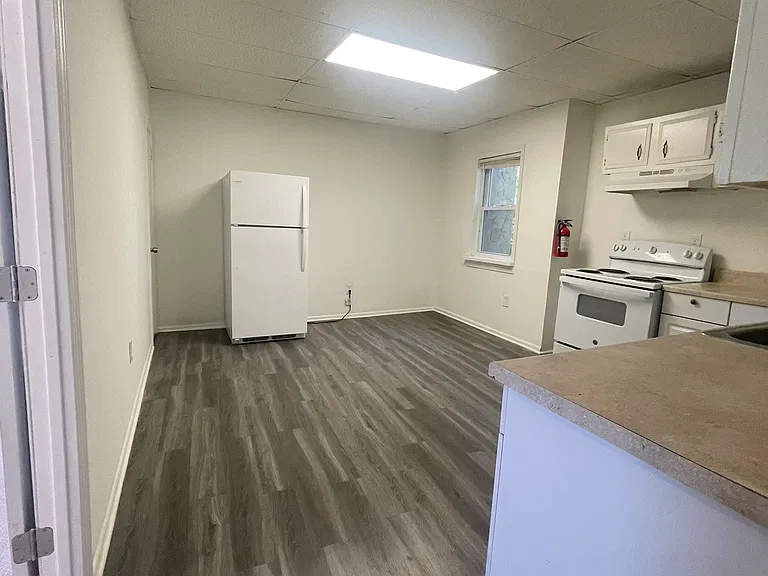 159 Cross Keys Rd #E — Photo 11