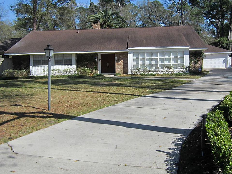 1st image of 810 Oak Valley Dr