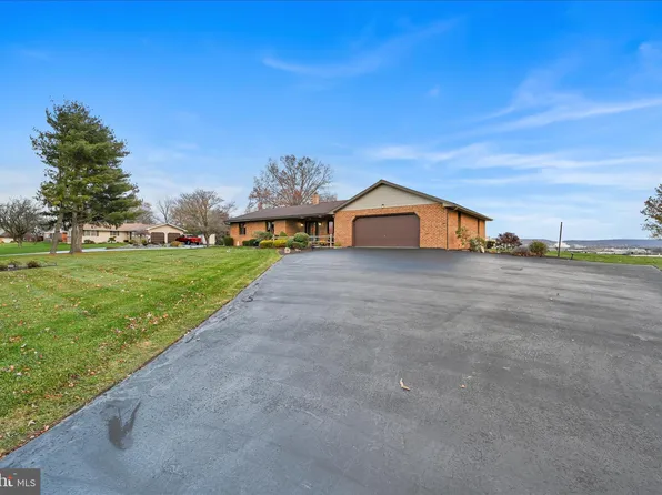 332 Kindt Corner Rd, Leesport, PA 19533