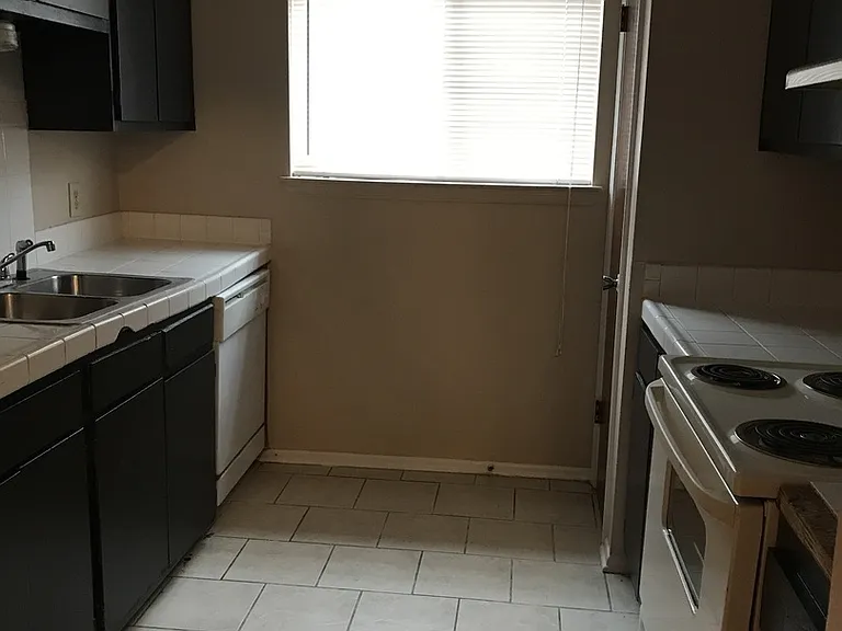 8845 Gsri Ave — Photo 3
