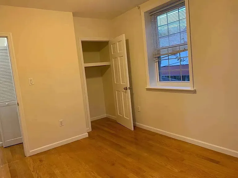 98 Bay 20 St #2 — Photo 8
