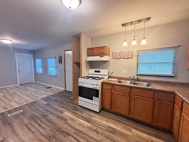 711 N 19th St #35 — Photo 3