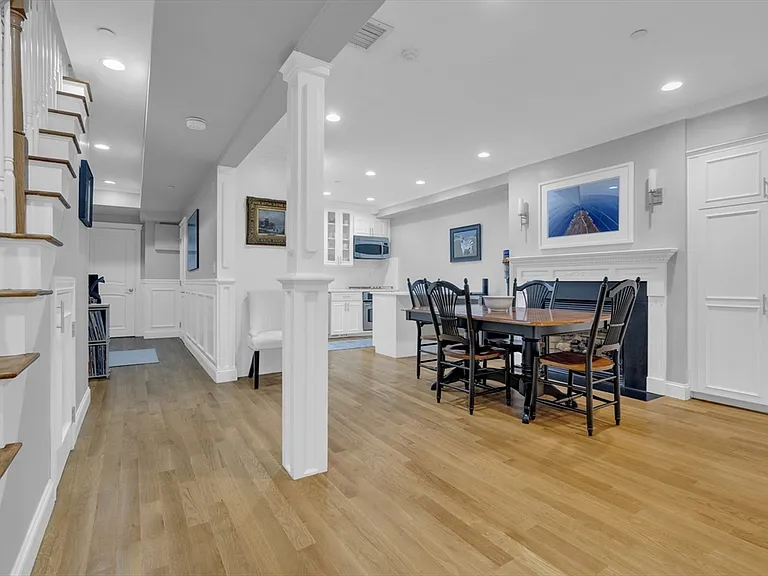 26 Yarmouth St #1 — Photo 6