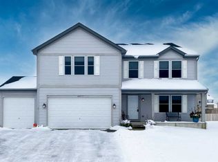 6417 Sunny Meadow Dr, Machesney Park, IL 61115