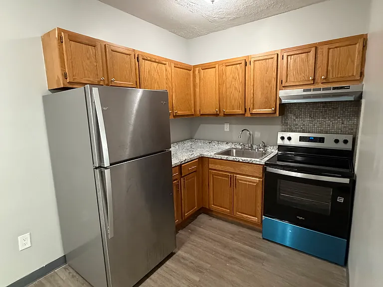 Garden Hill Apartments — Photo 23