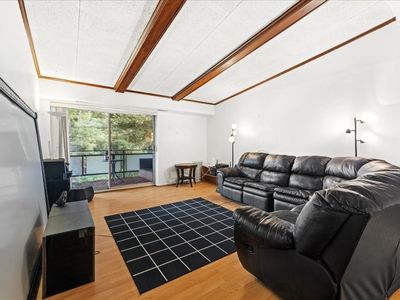 57 Broadlawn Park APT 4B, Chestnut Hill, MA, 02467