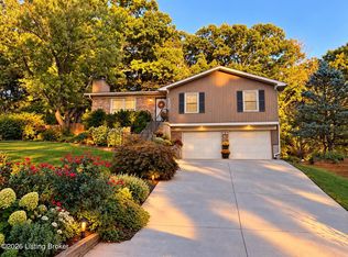 8203 Flicker Pl, Louisville, KY 40214