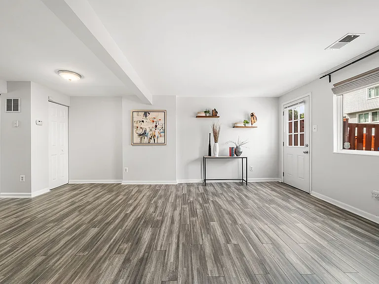 8607 Kenosha Ct — Photo 12
