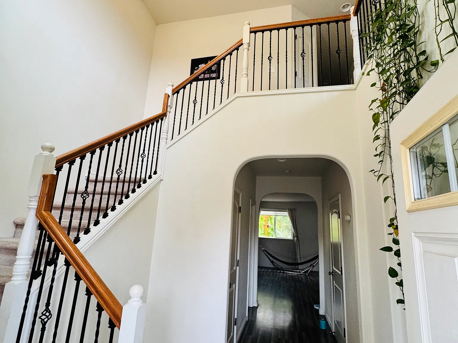 3 bed, 1888 sqft, $3,095 — Photo 2