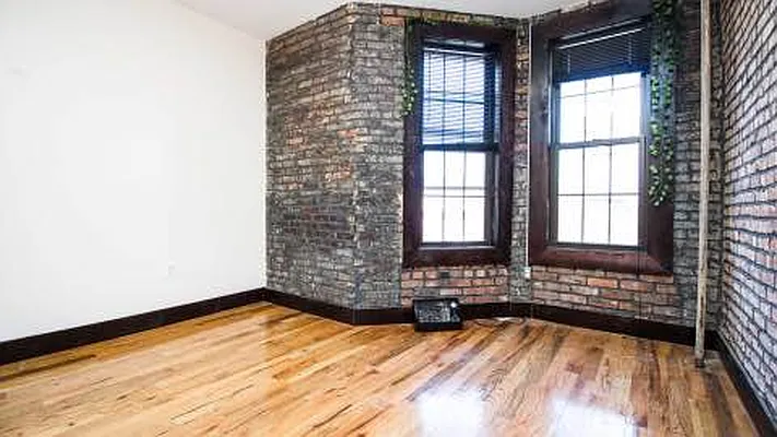 Rented by Nooklyn NYC LLC | media 24