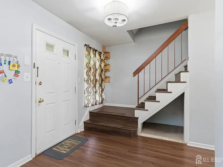 2804 Cricket Cir — Photo 4