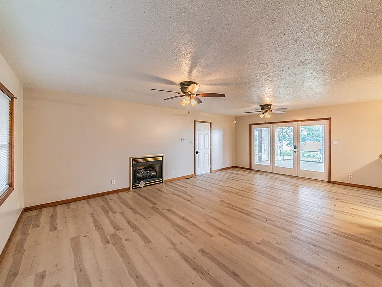 671 Riverview Dr — Photo 9