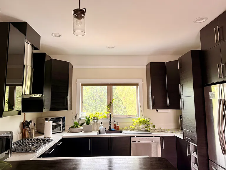 2412 Boundary St — Photo 3