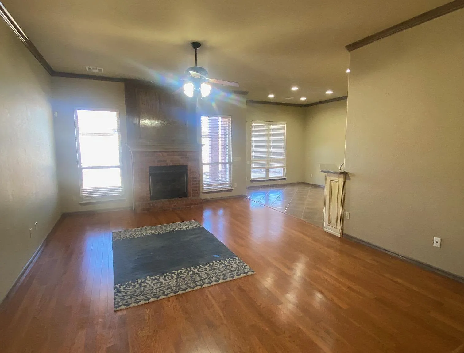 3 bed, 1978 sqft, $1,850 — Photo 4