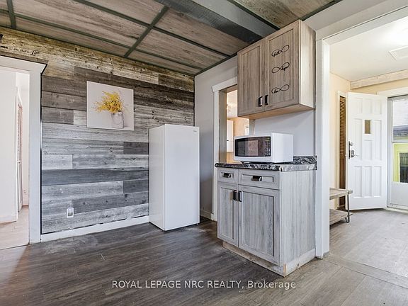 4th image of 529 Rosehill Rd