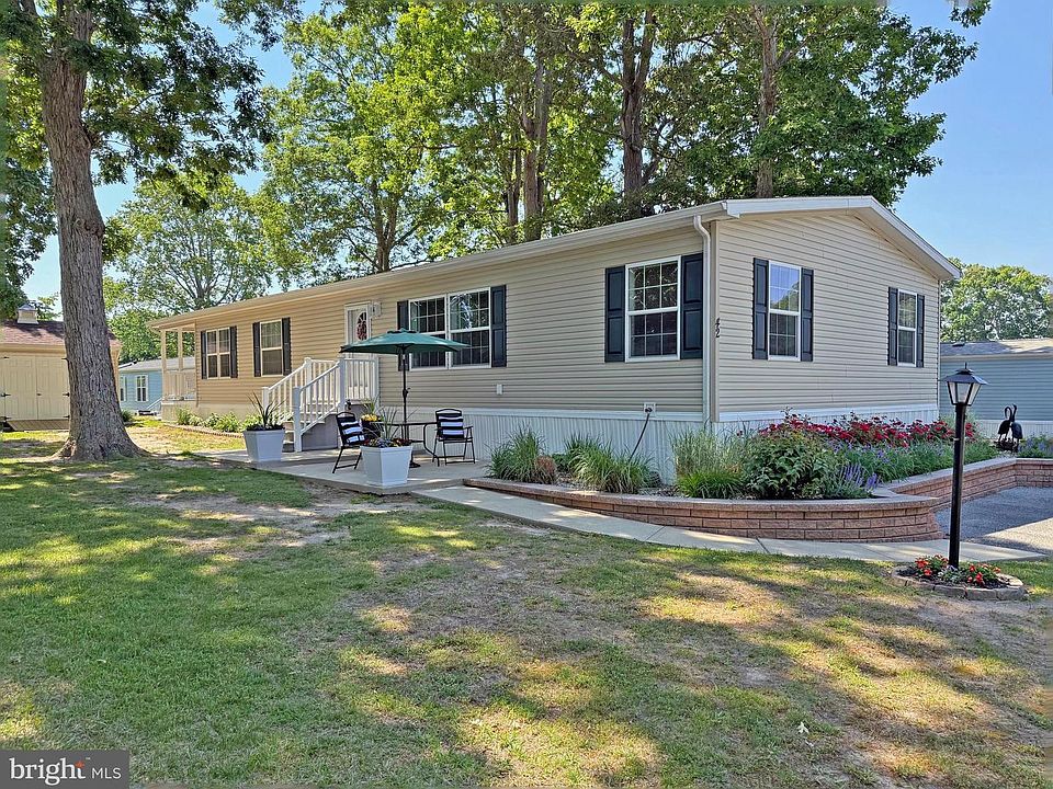 1st image of 42 Branchwood Dr