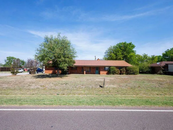 924 W 1st St, Grandfield, OK 73546