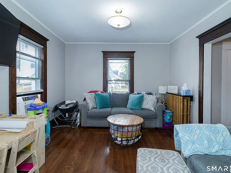 271 Brown St — Photo 13