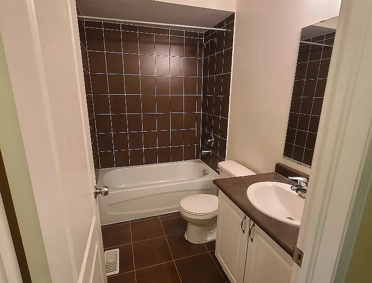 30 Burtonbury Ln — Photo 15