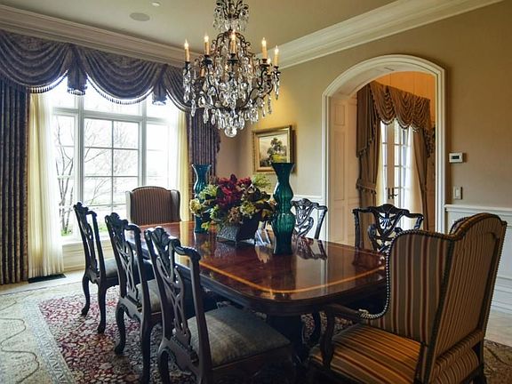4th image of 7 Abbey Woods Ln