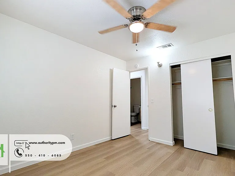 1027 Goodview Way — Photo 9