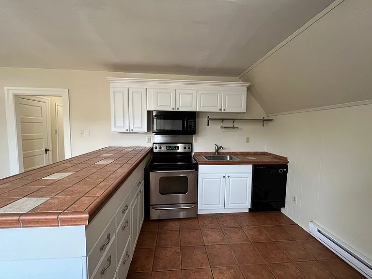 620 Summerlea St #3 — Photo 2