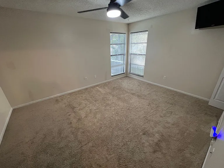 5212 Carey Rd — Photo 7