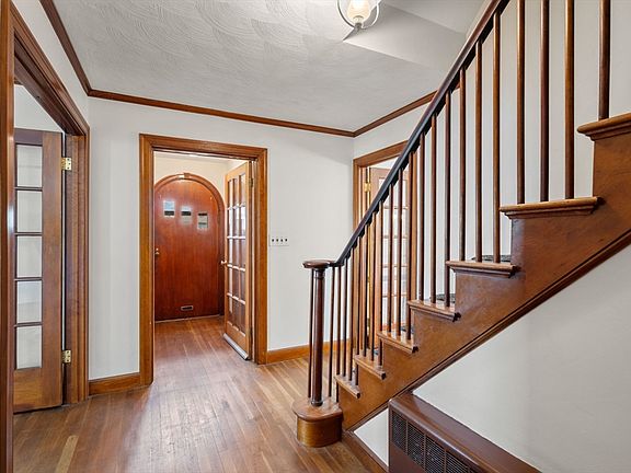 2nd image of 52-54 Loomis Ave