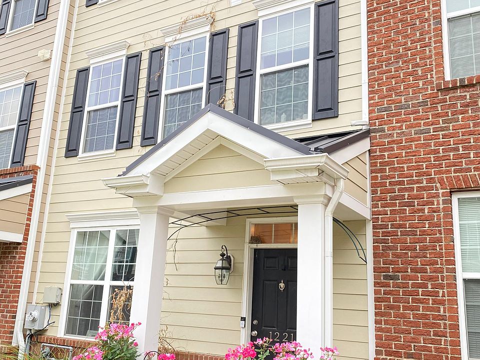 1st image of 1221 Parish Ave