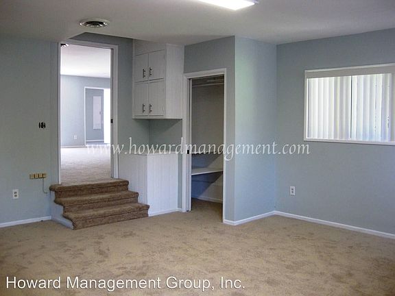 5th image of 3400 S Barrington Ave