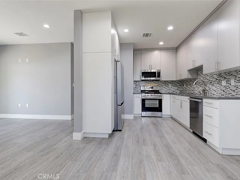6954 Jellico Ave — Photo 22