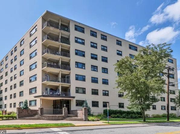 25 Grand Ave, Hackensack City, NJ 07601