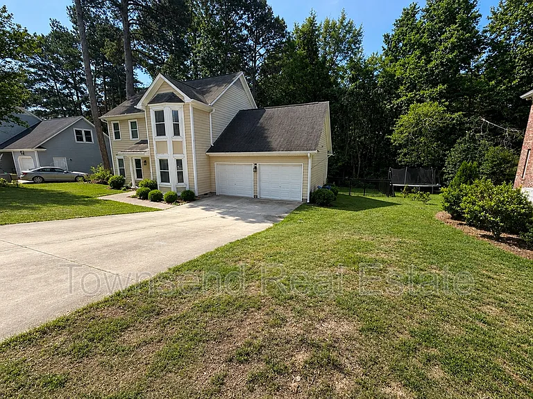 2937 Delaware Dr — Photo 2