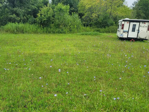 353 Pickford Rd, Smiths Creek, MI 48074