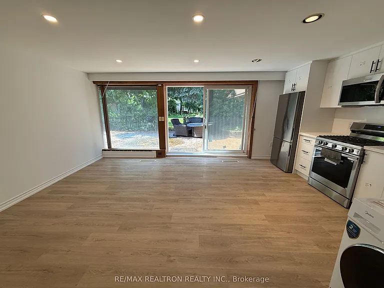 368 Spring Garden Ave #LOWER — Photo 11