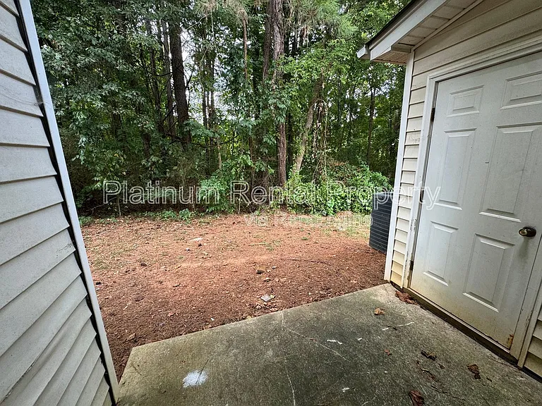 1823 Broadway St — Photo 28