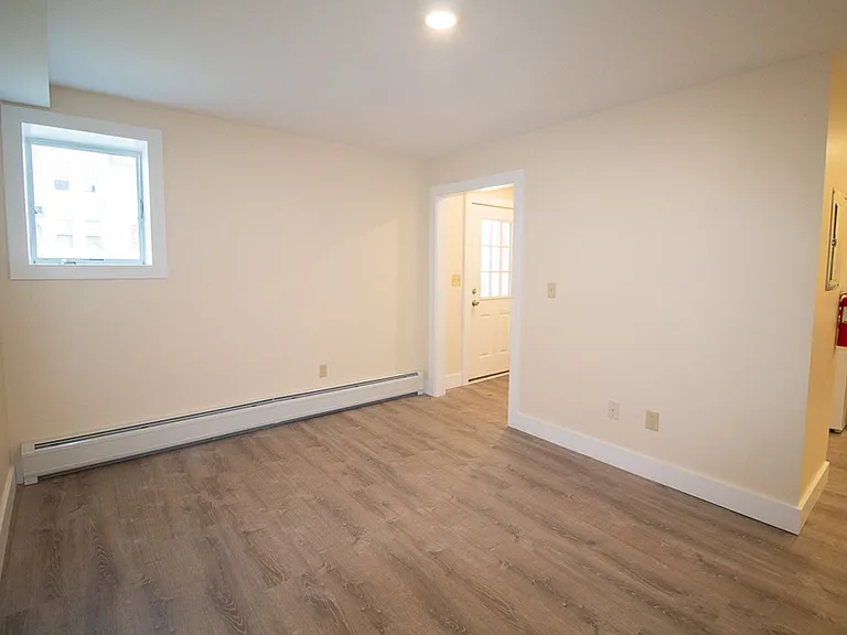 809 Main St — Photo 2