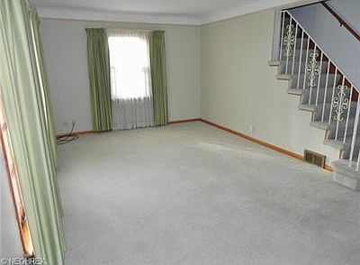 3rd image of 430 E 246th St