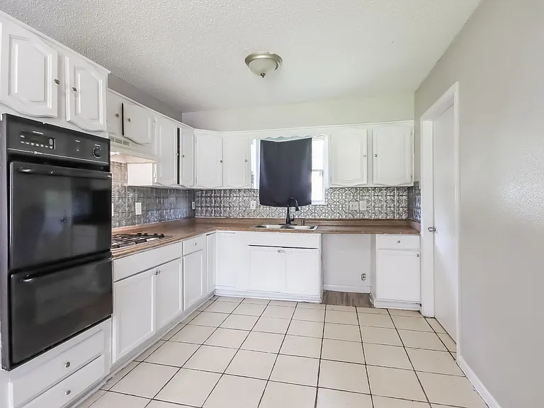11235 Lemond Dr — Photo 5