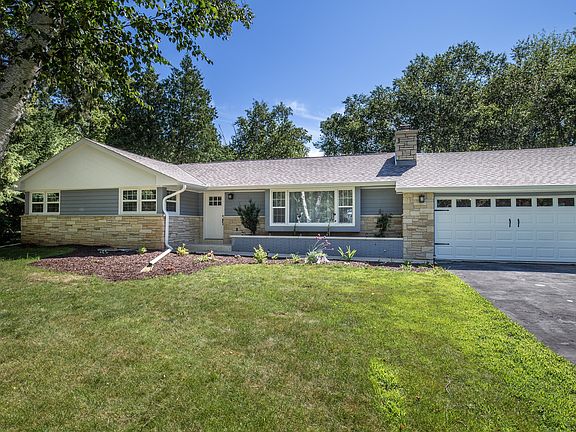 2nd image of 11430 N Bobolink Ln